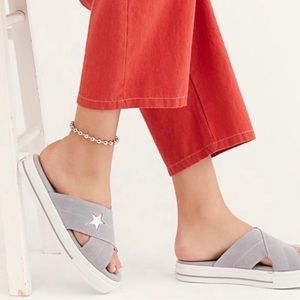 CONVERSE - Converse One Star Criss Cross Gray and White Slip Sandal Size 9